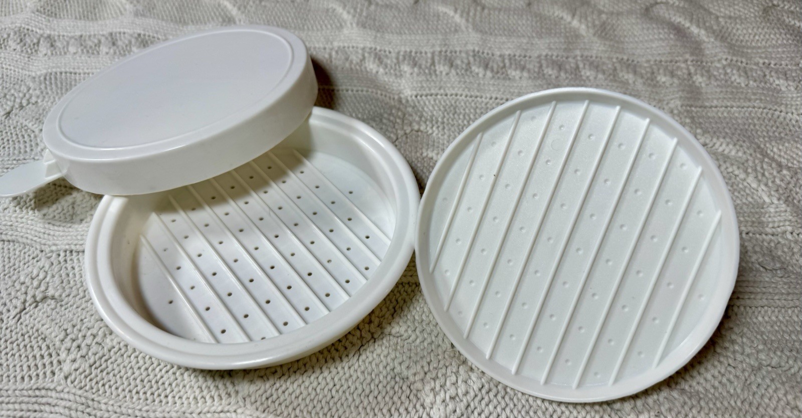 White Plastic Single Non-Stick Burger Press, Large 6 Inch gallery