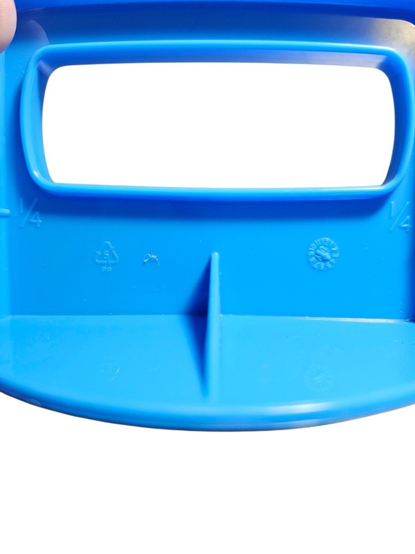 Tupperware Hamburger Patty Press Set w/ Freezer Containers Round Burger Maker... gallery