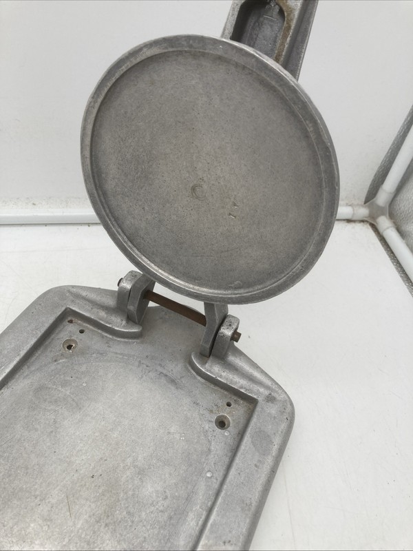Vintage Holly Molding Devices 5” Hamburger Patty Press Molder Cast Aluminum USA gallery