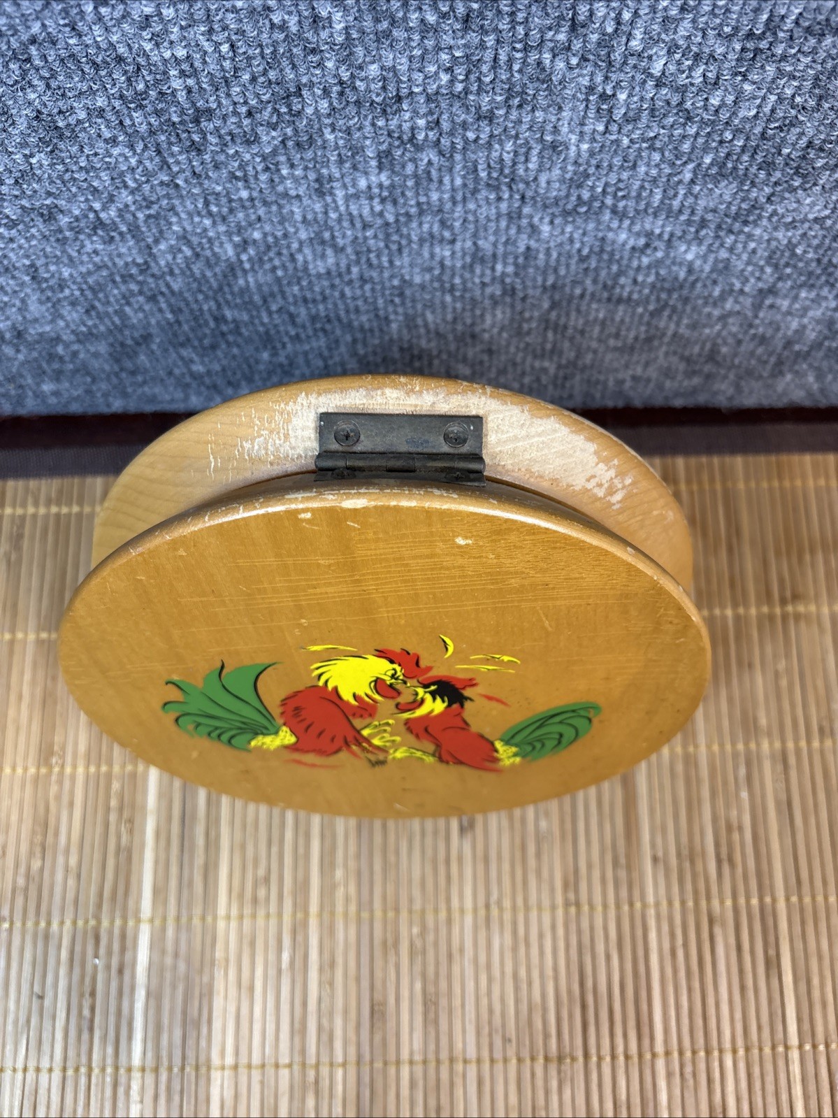 Bathe' Vintage Burger Press~Fighting Roosters~Wood 7" Diameter~Folkart gallery