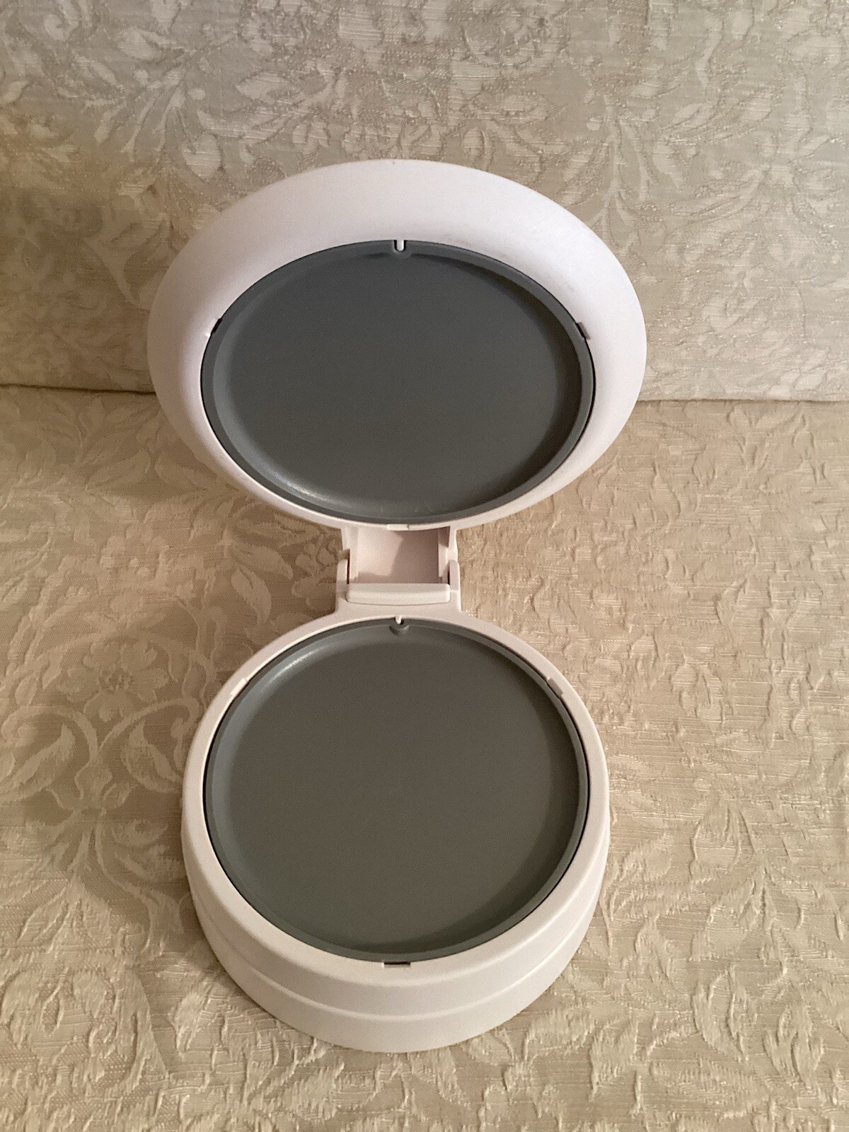 PAMPERED CHEF ONE PIECE HAMBURGER PRESS, RETIRED gallery