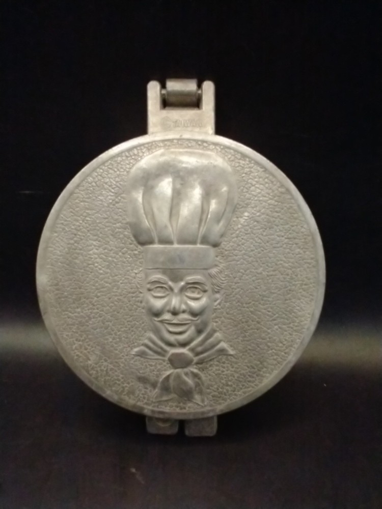 Vintage 1950s Hamburger Press Aluminum Ground Meat Burger Slider Embossed Chef