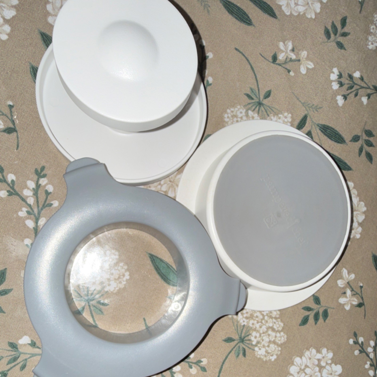 Pampered Chef Burger Press Medium 5in White Gray Plastic Dishwasher Safe gallery