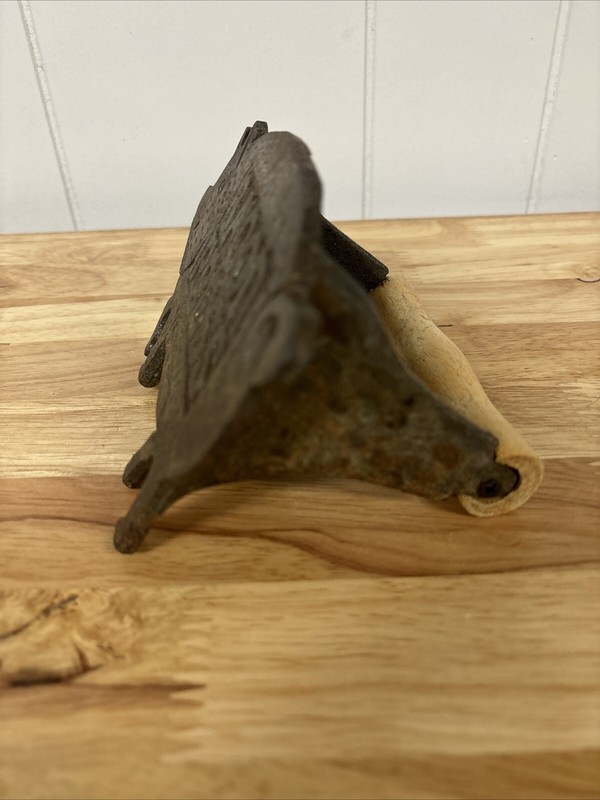 Vintage Cast Iron Pig Bacon/Burger Press w/Wooden Handle Pre-owned Taiwan gallery