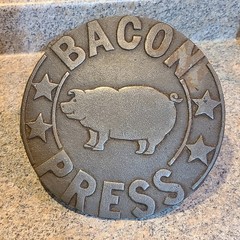 Cast Iron Grill Press NORPRO Heavy Duty Bacon Burger Meat Press Wood Handle (Z6)