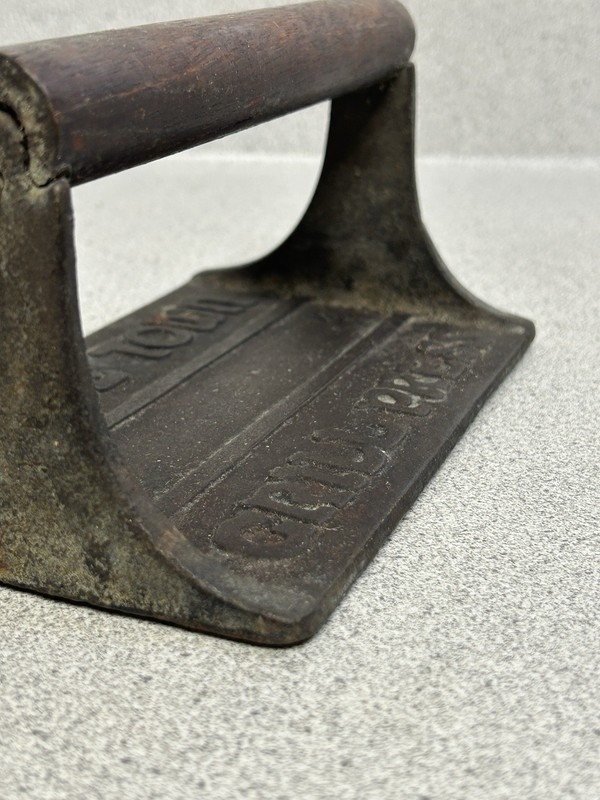 Vintage Cast Iron Grill Bacon Press With Wooden Handle - Pig & Flower gallery