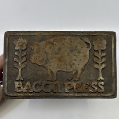 Cast Iron Bacon Press w/ Wood Handle, Pig Design, Large 7 in Antique