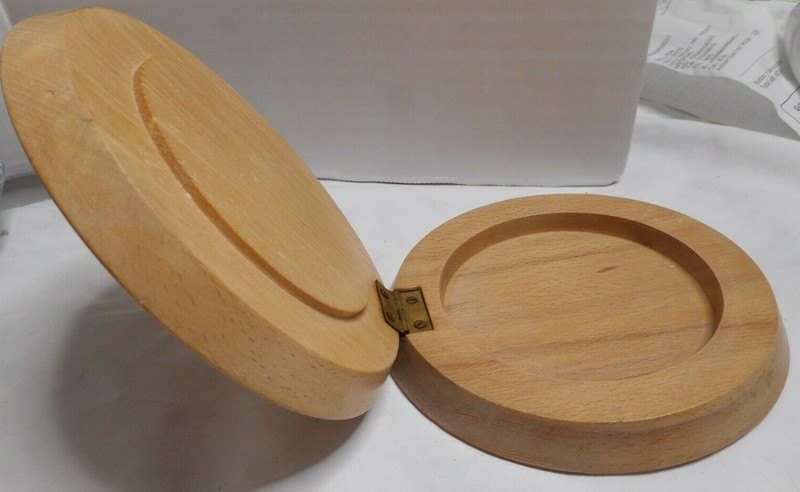 TRANSCO Round Wooden Hamburger Press Roosters Fighting Hinged MCM Japan gallery