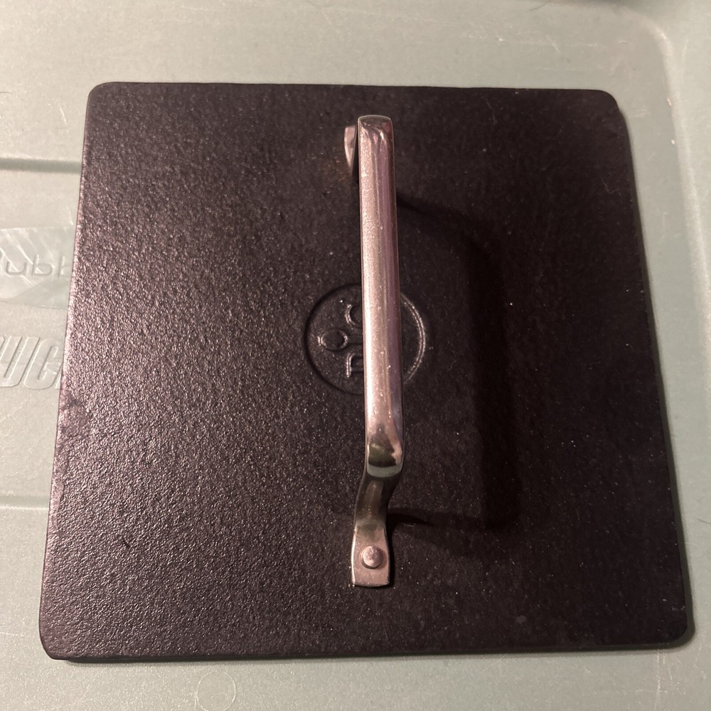 Pampered Chef Cast Iron Grill Press 8.5” Square For Meat, Bacon, Burgers EUC