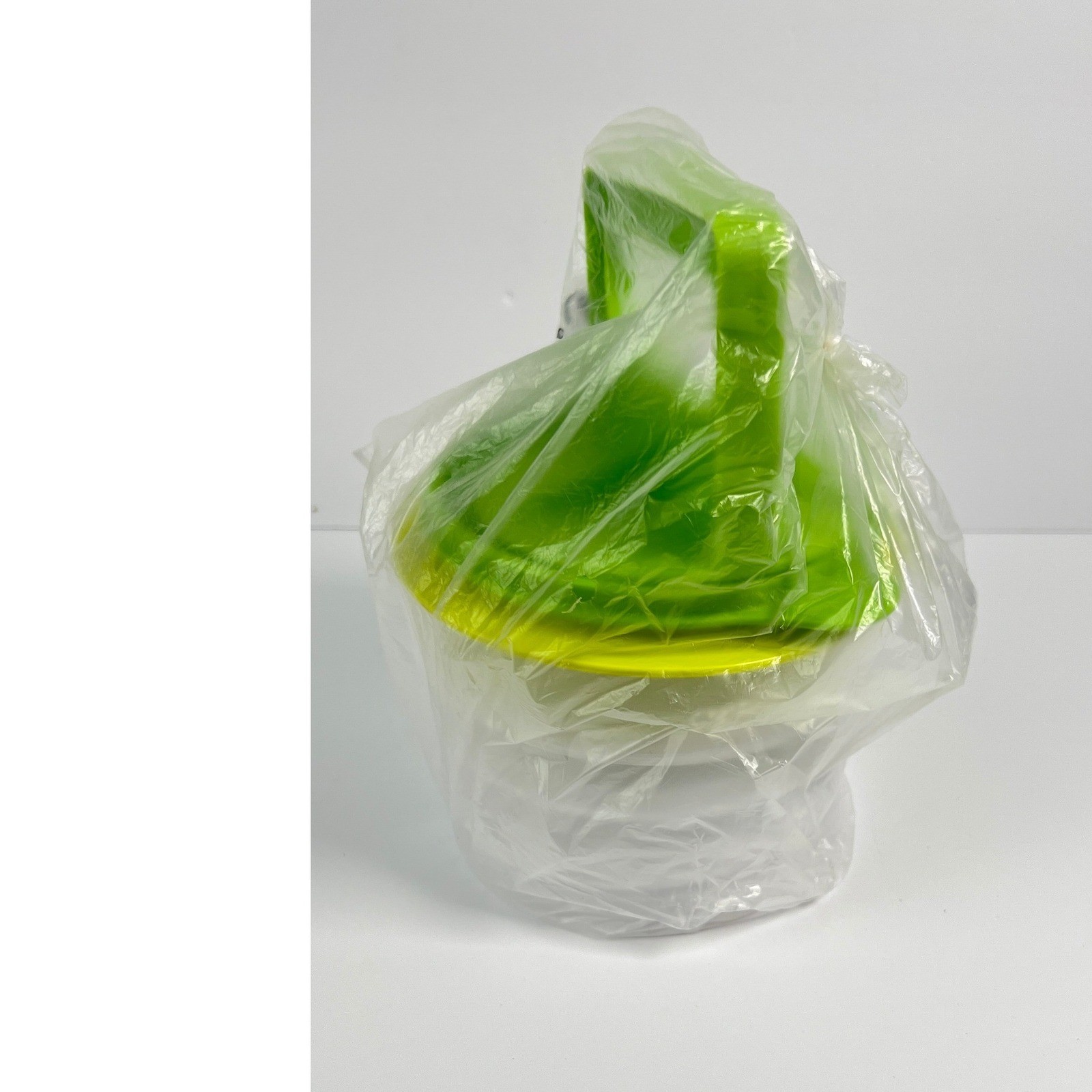 Tupperware Hamburger Press & Keepers Set Large Patty Mold & Storage gallery