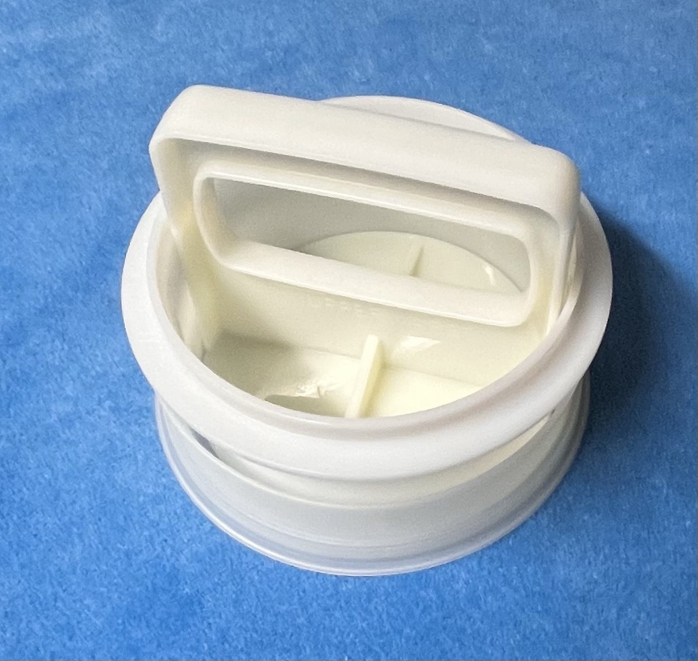 Vintage Tupperware Burger Press & 1 Keeper gallery
