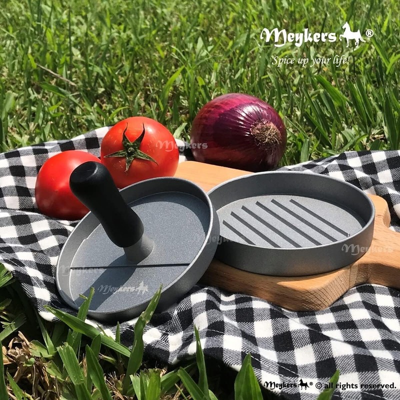 Compact Non-Stick Burger Press with 100 Patty Papers - Ideal for BBQ Lovers gallery