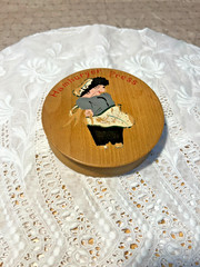 WOODEN HAMBURGER PRESS SMALL PAINTED CHEF VINTAGE