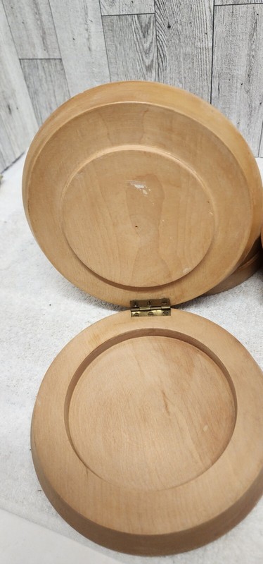 Lot Of 5 Vintage Wooden Hamburger & meatball Presses gallery