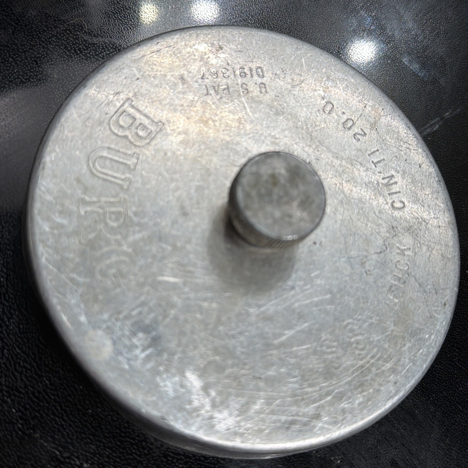 Vintage 1960s Heuck Burger Press Metal CIN'TI 20.0. US Pat D191367 USA EUC gallery