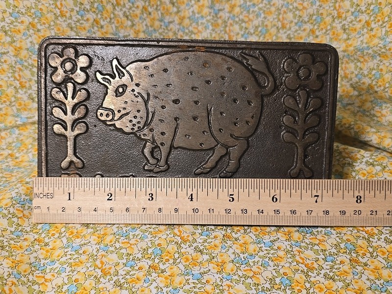 1978 Taylor & NG Bacon Press Wood Top Handle PIG FLOWERS Bottom Design Hog Meat gallery