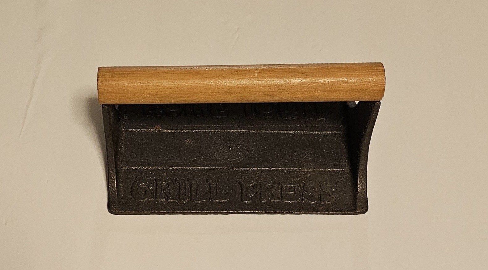 Vintage Cast Iron Home Town Grill Press W/Wooden Handle--SHIPS FREE! gallery