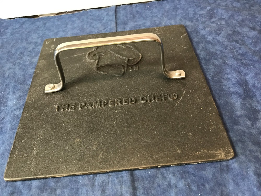 Pampered Chef Cast Iron Grill Press 8.5” Square For Meat, Bacon, Burgers