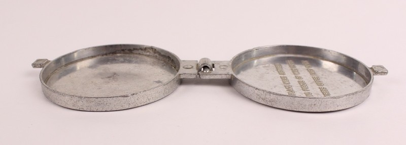 Vintage 1950s Hamburger Press Aluminum Two-Piece Taiwan gallery