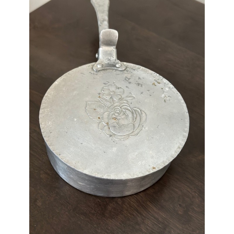 VTG Everlast Hand-Forged Hammered Floral Aluminum Silent Butler Crumb Catcher gallery