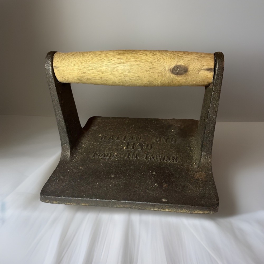 KALIAN NYC 1130 Cast Iron Burger Press with Wood Handle, Dishwasher Safe, Medium