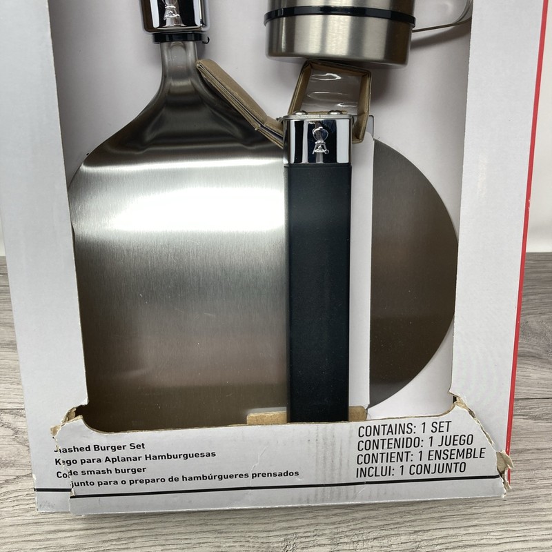 Weber Smashed Burger Set Burger Press Wide Spatula 2 Seasoning Shakers NIB gallery