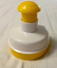 UNBRANDED 4-1/4″ PLASTIC ADJUSTABLE HAMBURGER PRESS Yellow & White