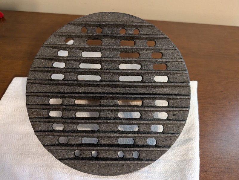 Vtg 9in Round Cast Iron Grilling Utensil Smash Grill Press Clean and Seasoned gallery