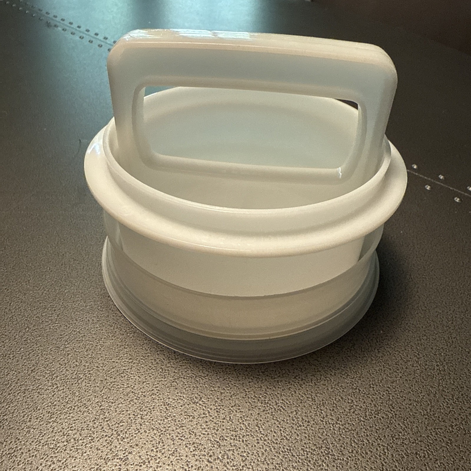 Tupperware Burger Press Hamburger Maker 3 pc Set gallery