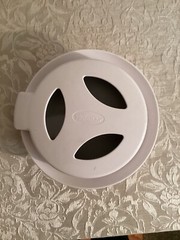 PAMPERED CHEF ONE PIECE HAMBURGER PRESS, RETIRED