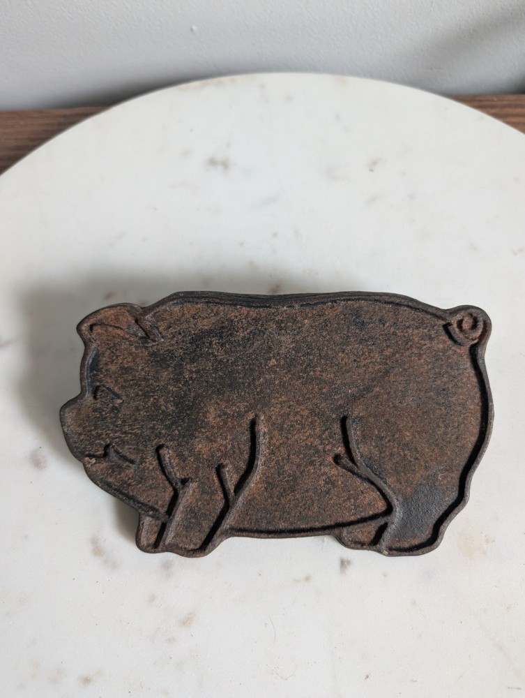 Cast Iron Bacon Press Pig Shape Grill Press Burger Smasher Wood Handle