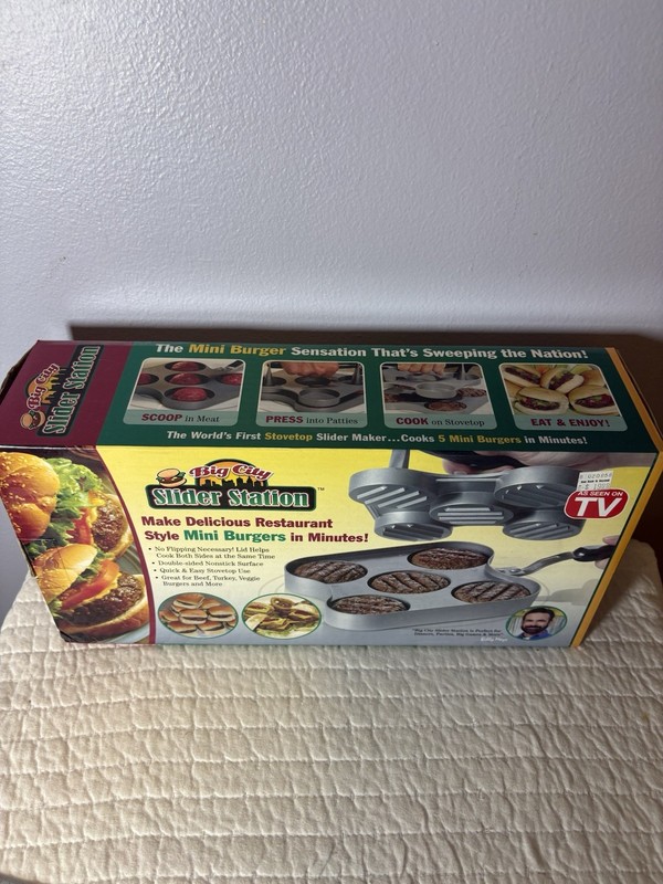 Big City Slider Station Cookware Grill Press Makes 5 Mini Burgers New gallery