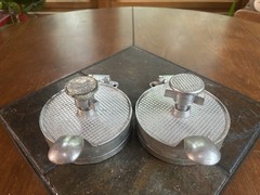 2 Vintage 50’s Cast Aluminum Adjustable Heavy Commercial HAMBURGER PRESS 4.5″