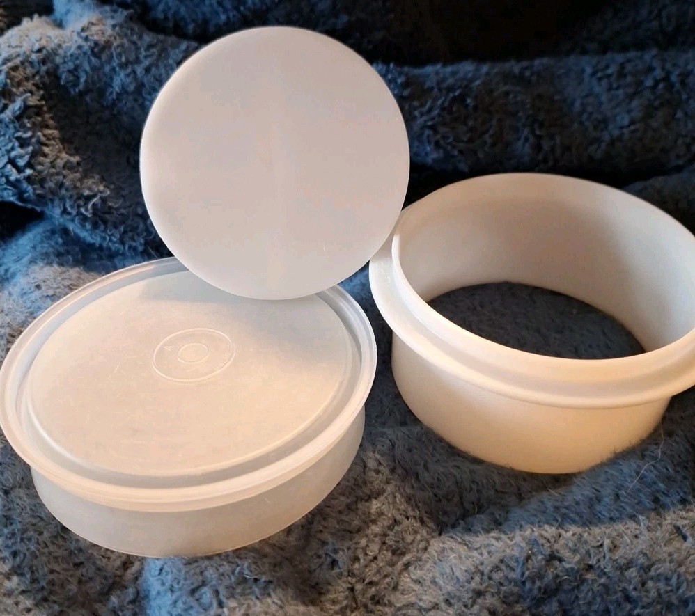 Tupperware #882 4" Hamburger Press, 1 Keeper, Ring, 3 pcs Vtg 70's gallery