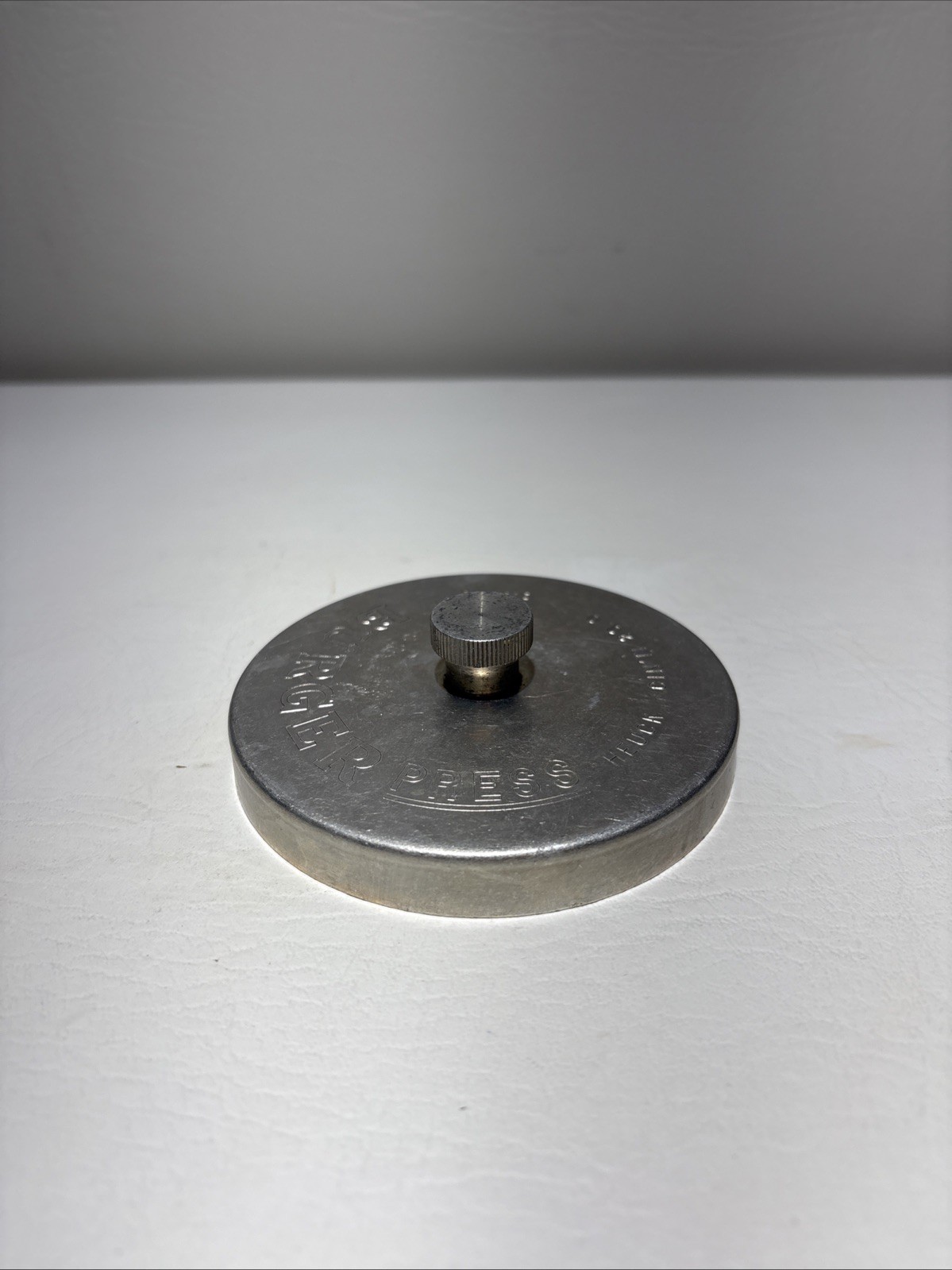 Vintage Burger Press Heuck Cin Ti 20 0 Silver Gray Metal 3.75" gallery