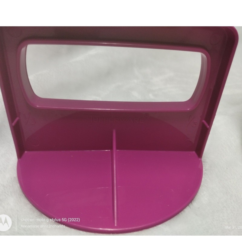 Tupperware Hamburger Press and Keepers Set Magenta White Patty Maker 6pc gallery