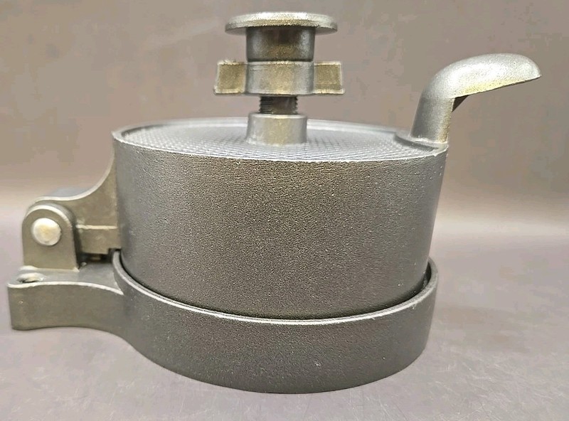Single BURGER PRESS Made of Non-Stick Metal Adjustable Thickness 4.5" Diameter gallery