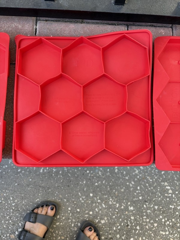 Shape + Store Burger Master 8 in 1 Burger Press & FreezeContainer Silicone 2 Set gallery