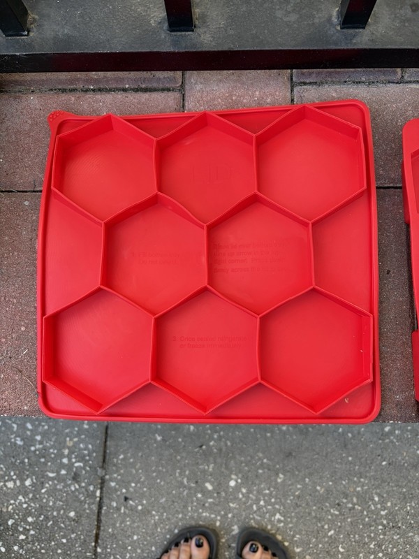 Shape + Store Burger Master 8 in 1 Burger Press & FreezeContainer Silicone 2 Set gallery