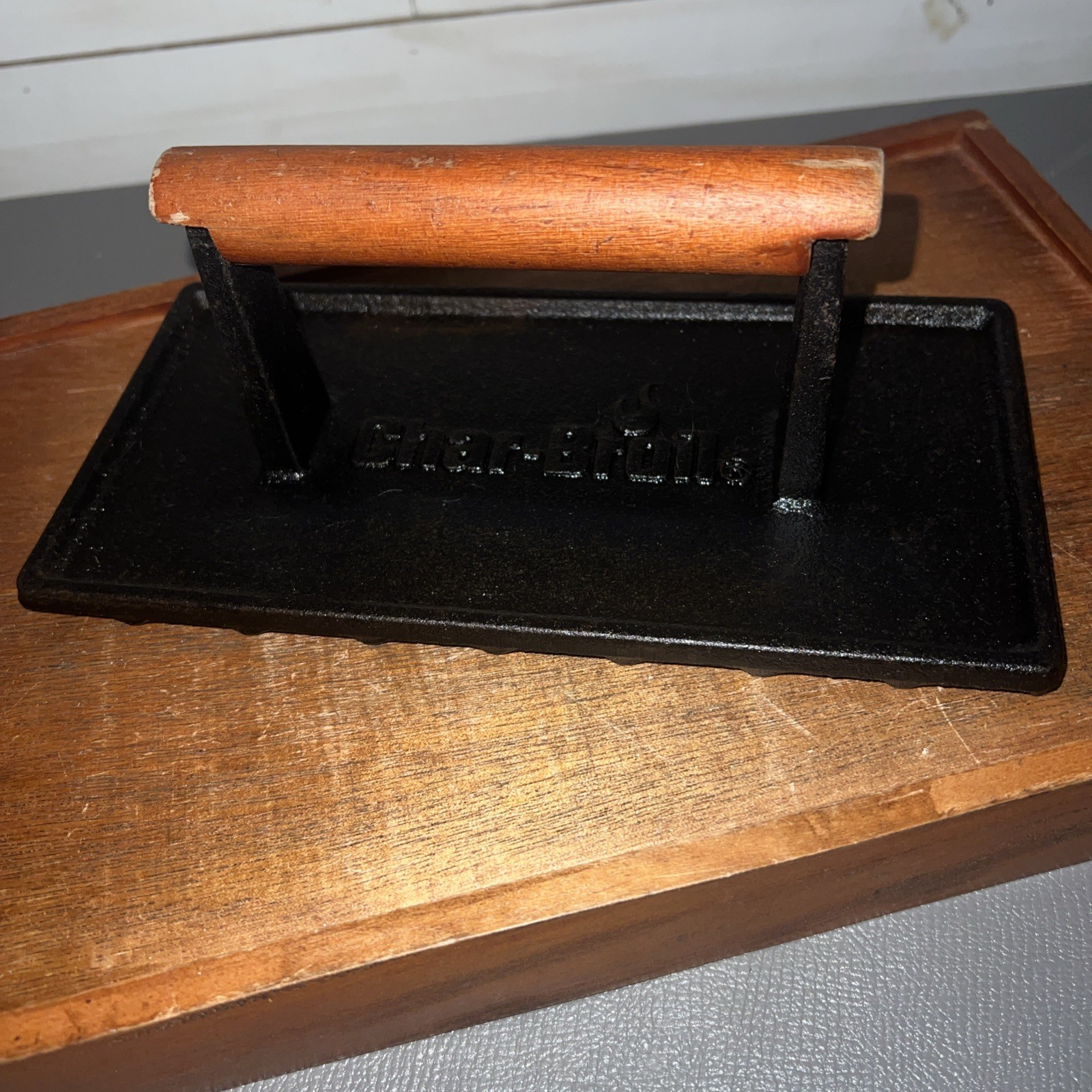 Char-Broil Outdoor Cast Iron Burger/Stake Grill Press Heavy Duty gallery