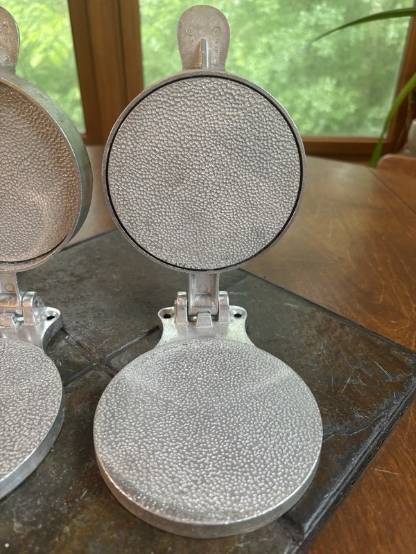 2 Vintage 50's Cast Aluminum Adjustable Heavy Commercial HAMBURGER PRESS 4.5" gallery