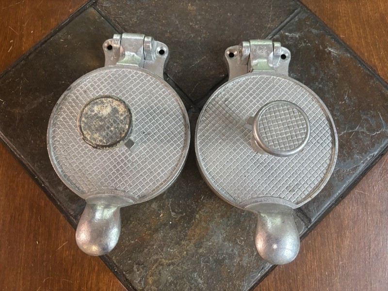 2 Vintage 50's Cast Aluminum Adjustable Heavy Commercial HAMBURGER PRESS 4.5" gallery