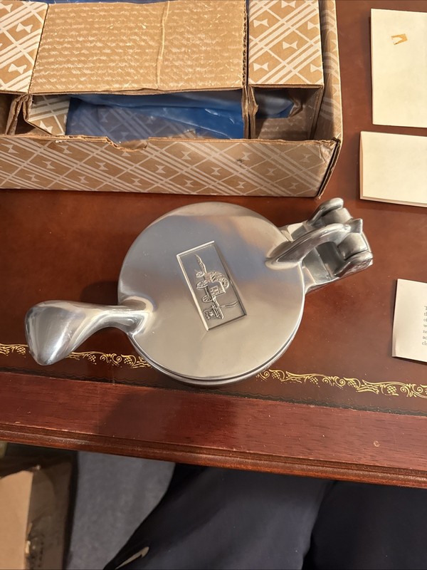 Vtg BROWN & BIGELOW HAMBURGER PRESS & Ice Cream Scoop Ex Artibus Ms2 gallery