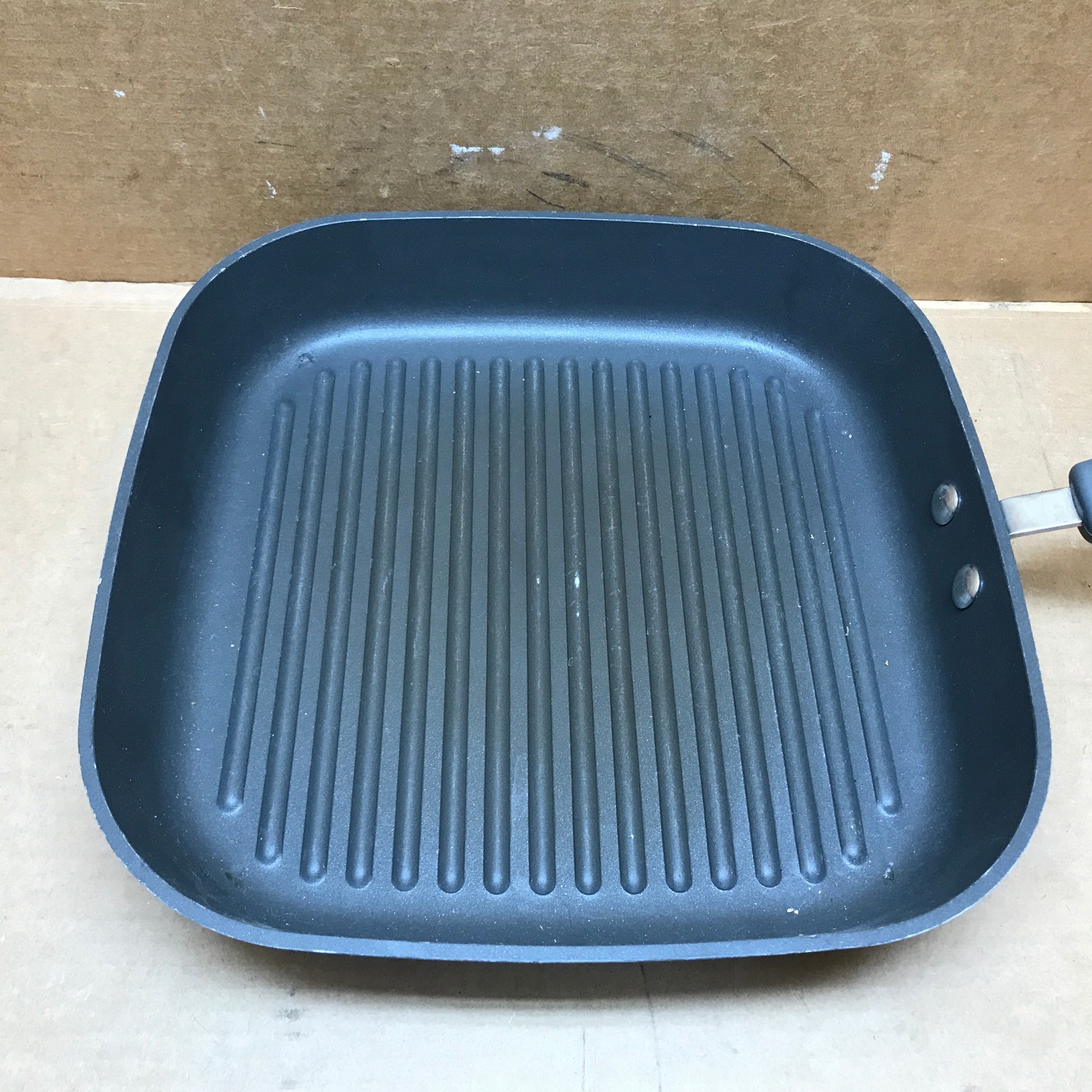 Pampered Chef 11.5" Cast Iron Deep Square Grill Pan gallery