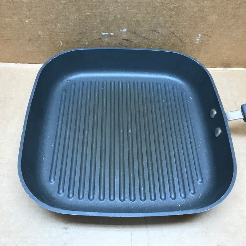 Pampered Chef 11.5" Cast Iron Deep Square Grill Pan gallery