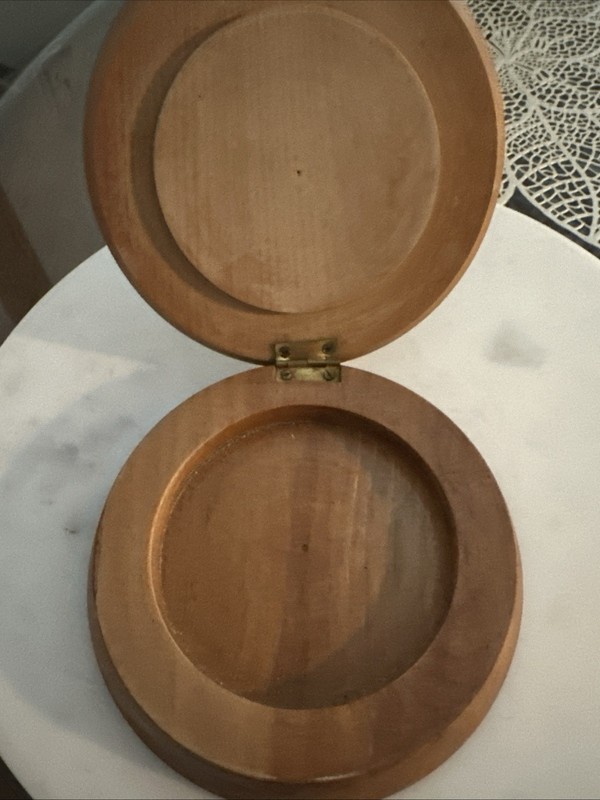 Hamburger Press - Rooster Design - VTG Wooden Round gallery