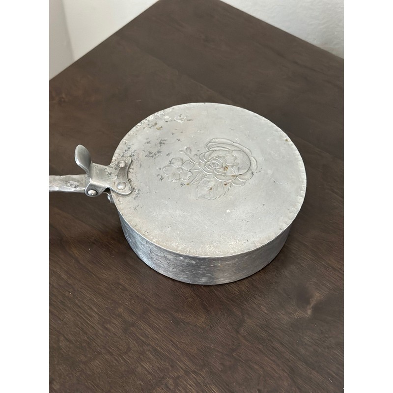 VTG Everlast Hand-Forged Hammered Floral Aluminum Silent Butler Crumb Catcher gallery