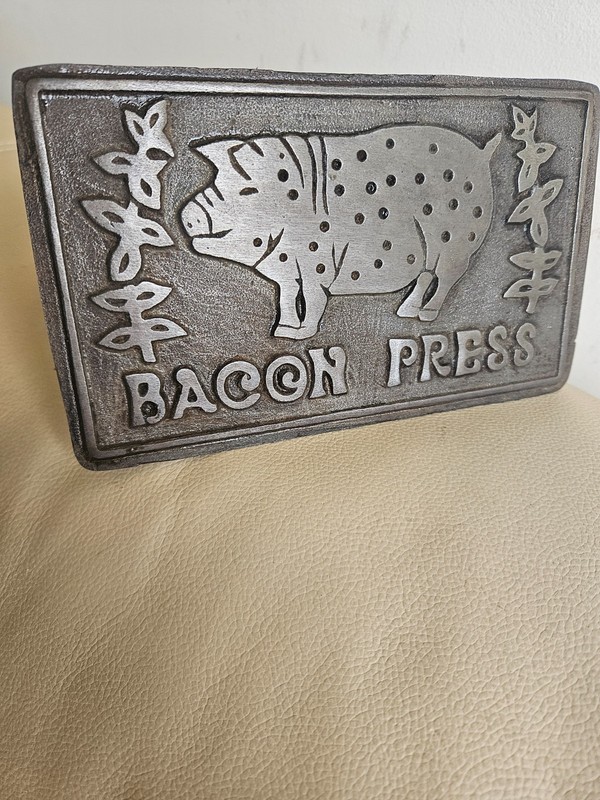BACON PRESS Cast Iron With A Wooden Handle. 7 x 4 Inches gallery