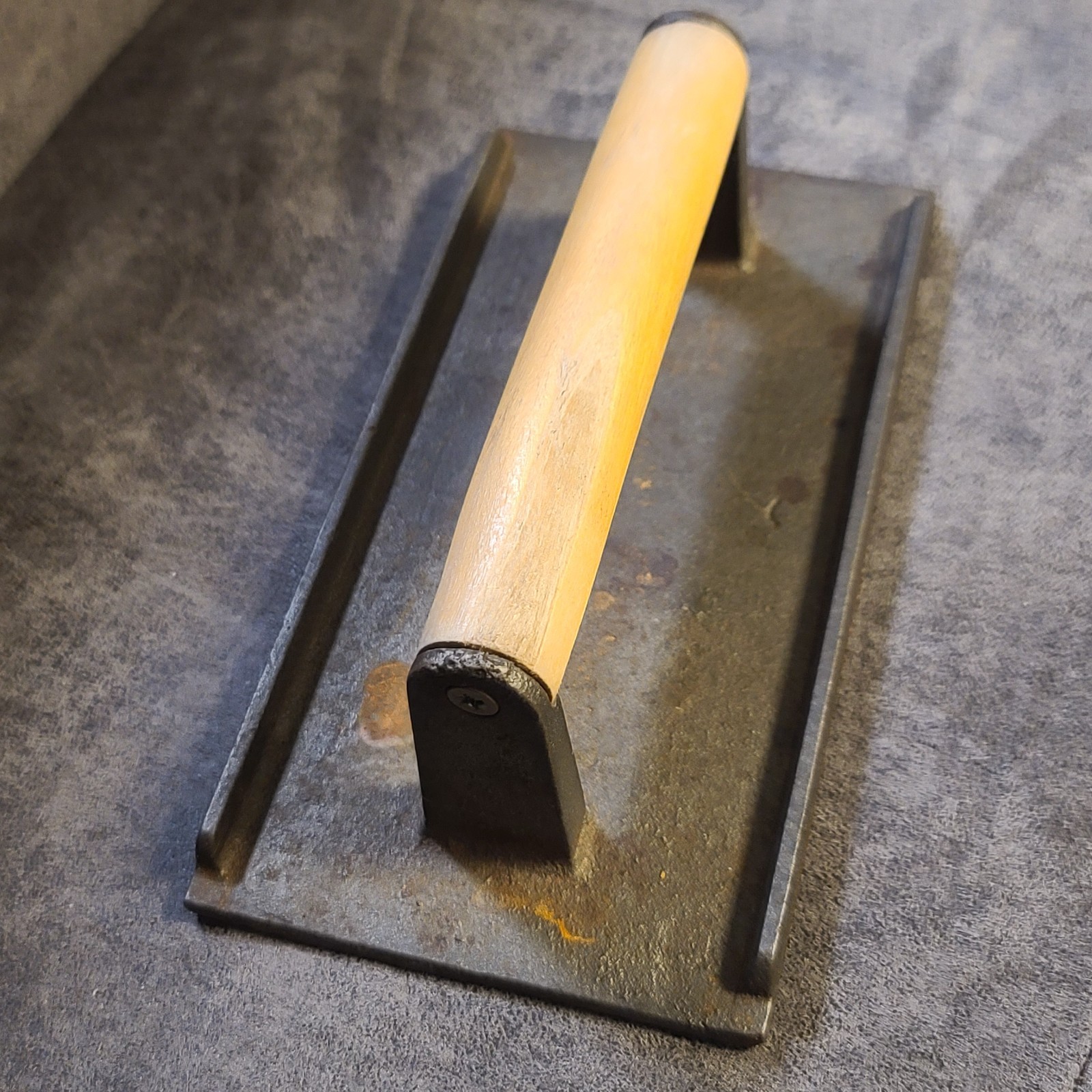 Heavy Cast-Iron Bacon Press Wood Handle 8X4" gallery