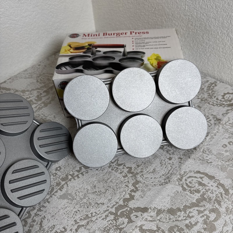 Norpro Mini Burger Press for 6-20oz Sliders, Non-Stick Aluminum gallery